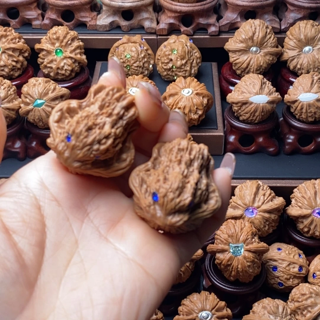 文玩核桃吊坠小鸟