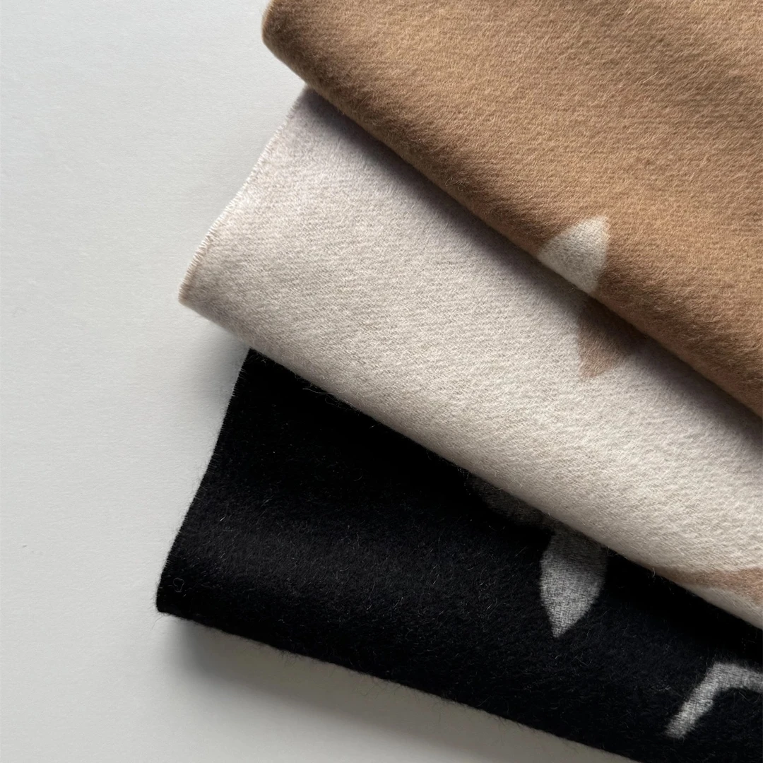 珍珍·内蒙古羊毛披肩/围巾【绵羊毛老花】保温百搭时尚围巾45*210