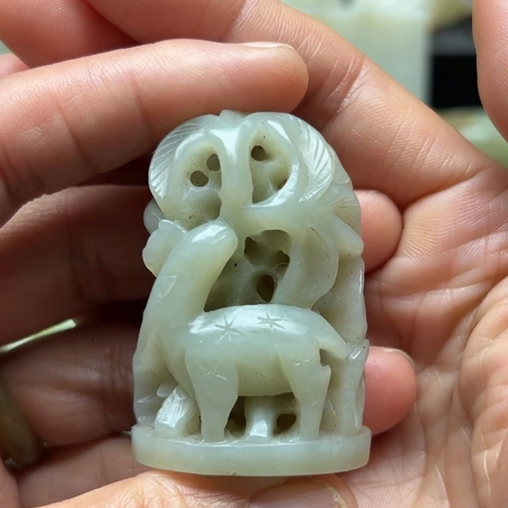 未镶嵌和田玉（糖玉）把件