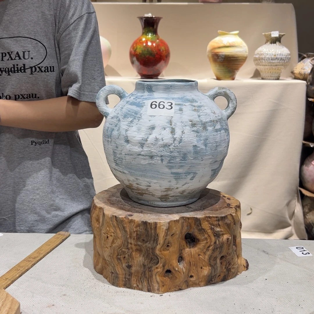 663花瓶LNG加气站附近，
