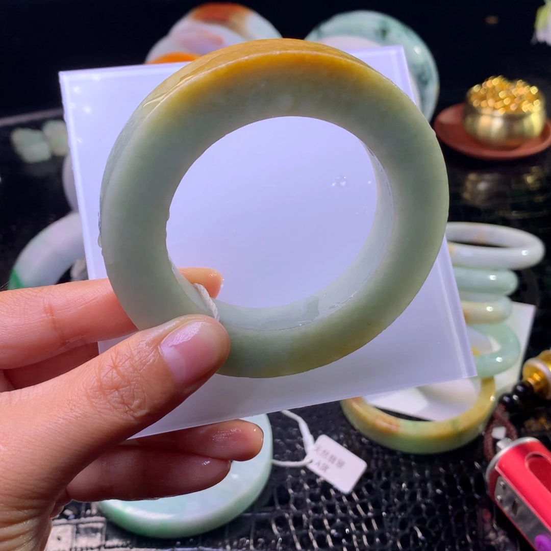 定制翡翠未镶嵌手镯