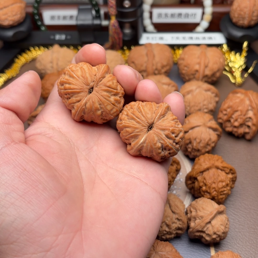 Y***N文玩核桃把件平谷元宝