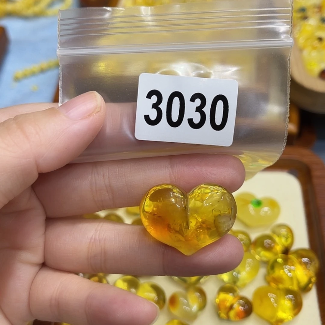 琥珀未镶嵌珠宝奇石
