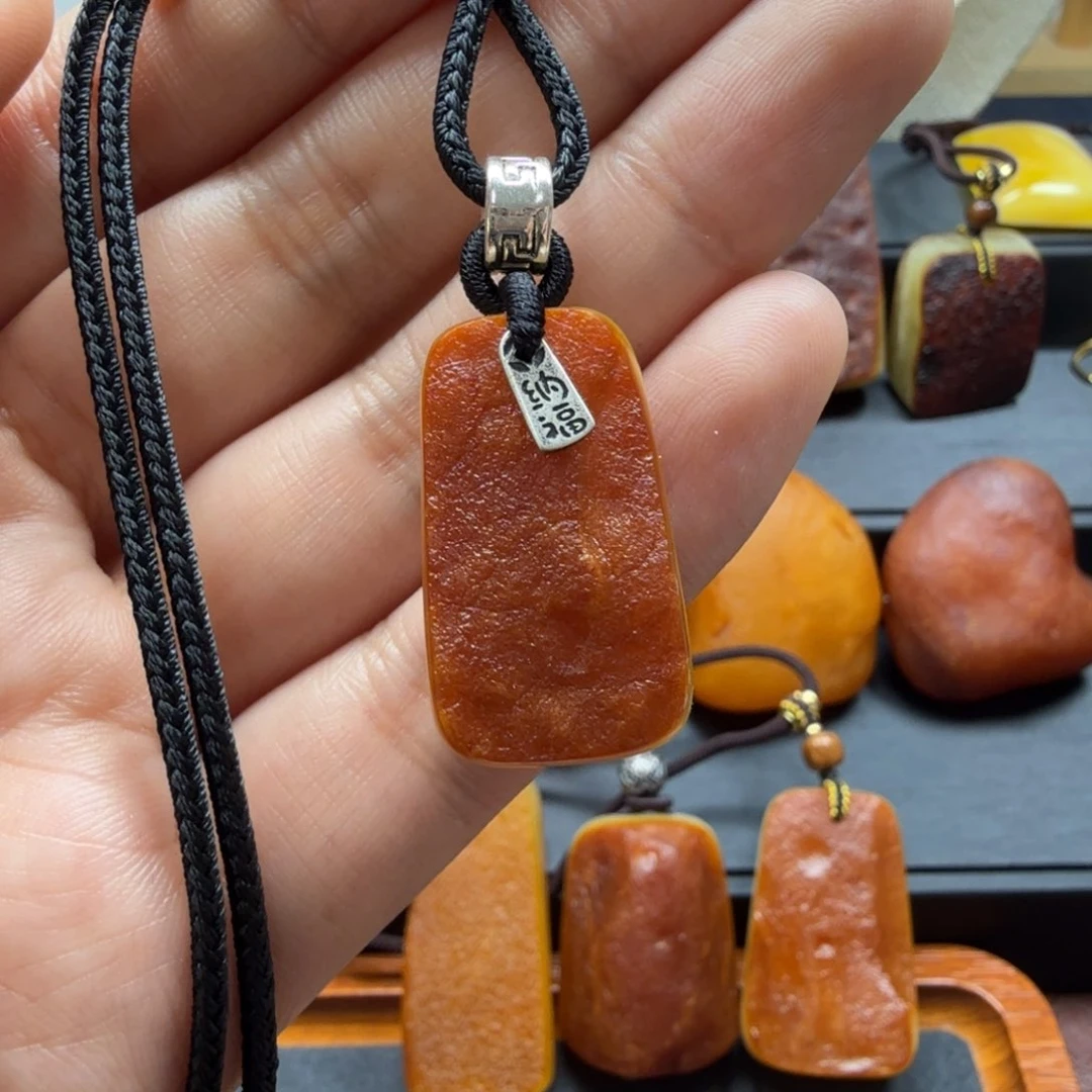 琥珀吊坠(赠链)未镶嵌