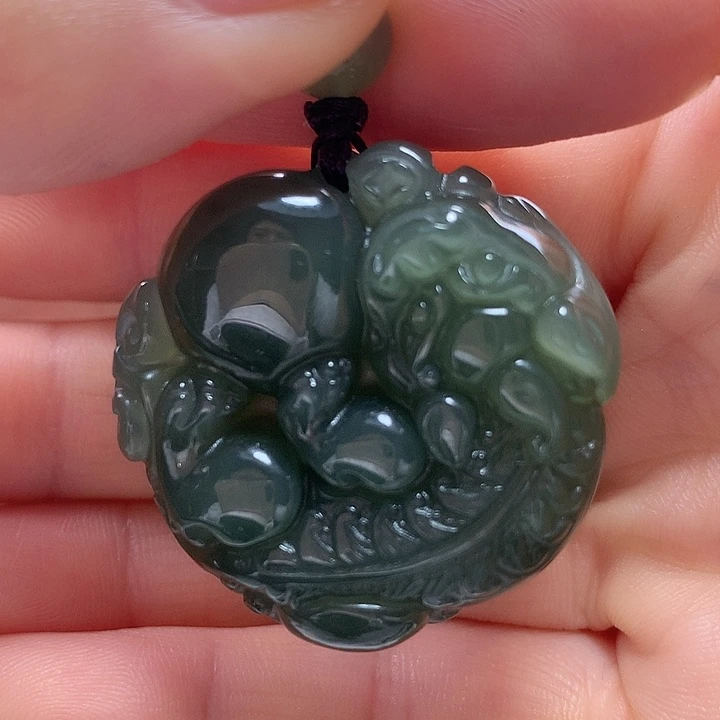 红***笑颈饰未镶嵌和田玉包容