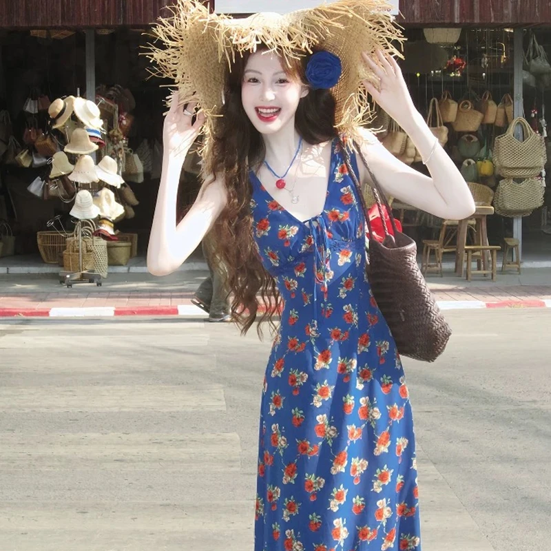 夏季海边度假法式绝美收腰长裙碎花连衣裙2025年新款网红V领裙子