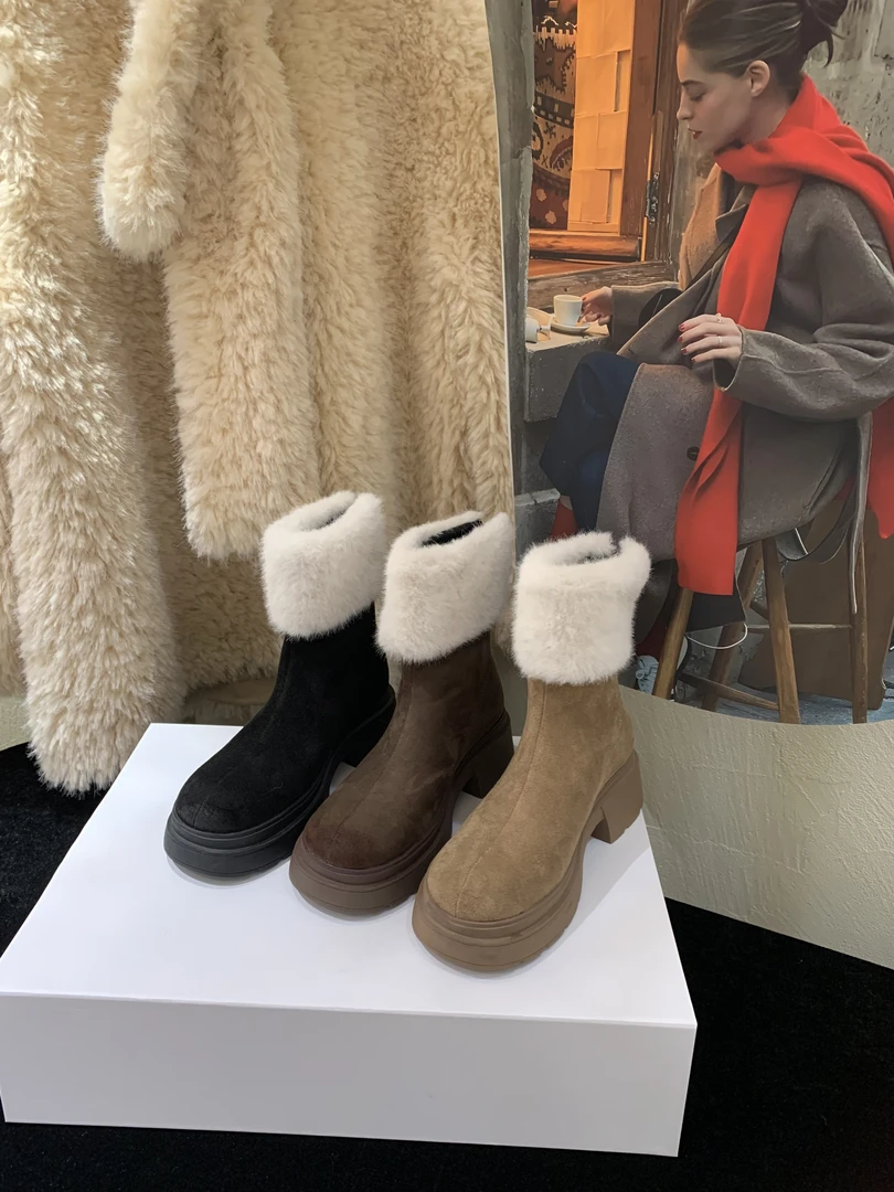 其她韩版圆头毛呢拼接厚底马丁靴女2025年新款春秋百搭舒适时装靴