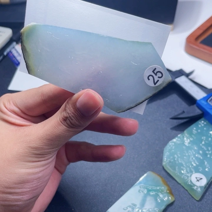 未镶嵌定制翡翠V*糯冰白月光大牌