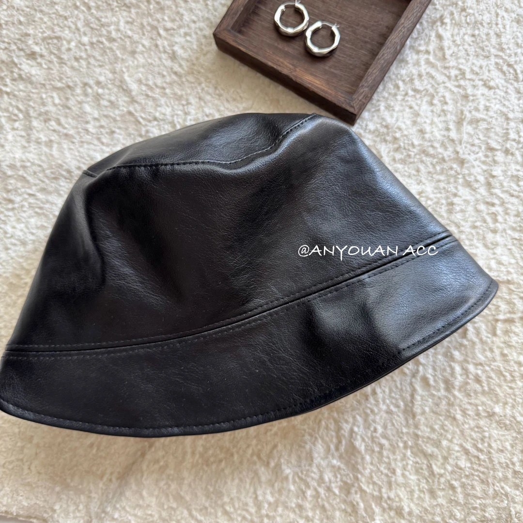 高级感PU皮帽渔夫帽黑色百搭复古盆帽时尚休闲女士纯色宽檐帽子
