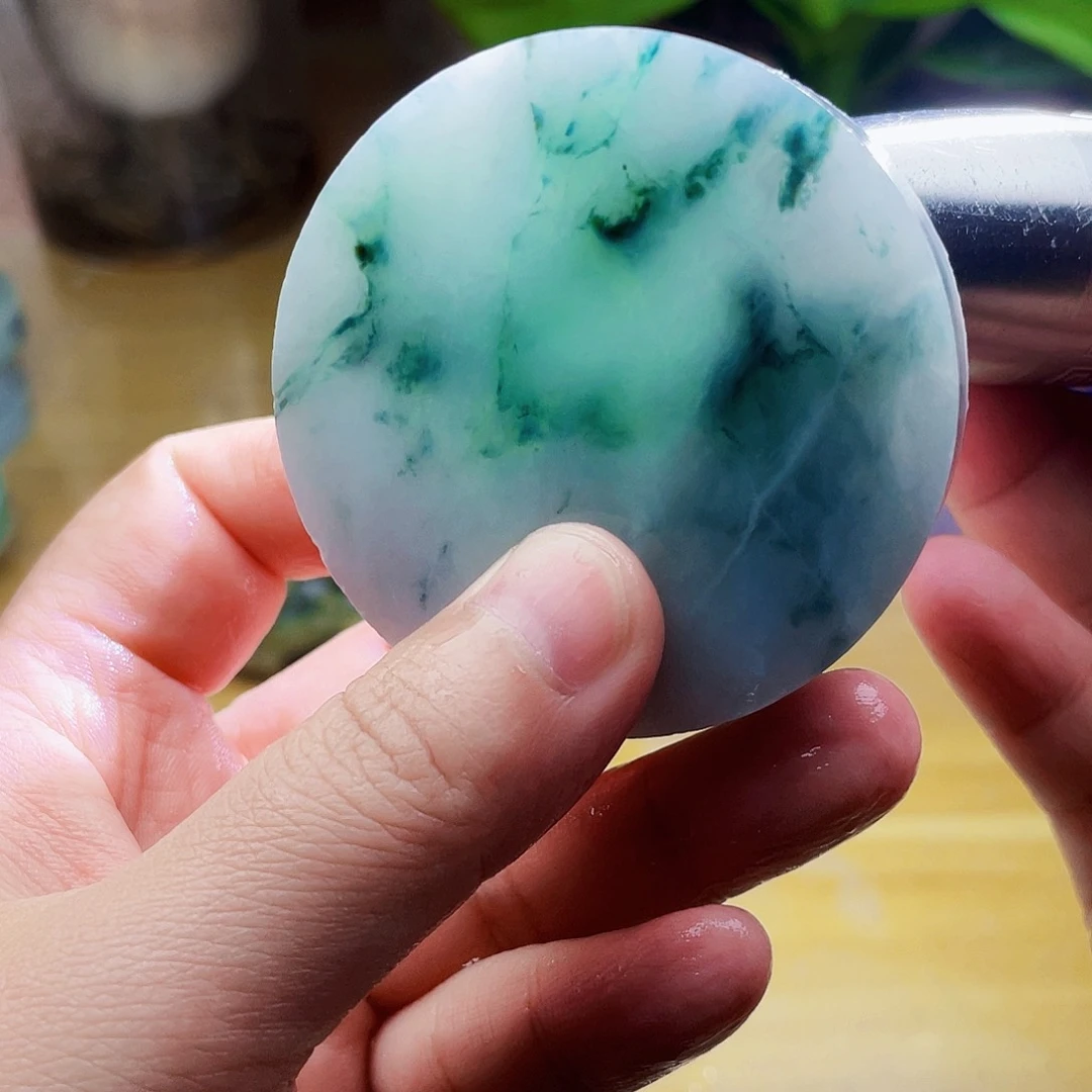 翡翠未镶嵌颈饰毛料11