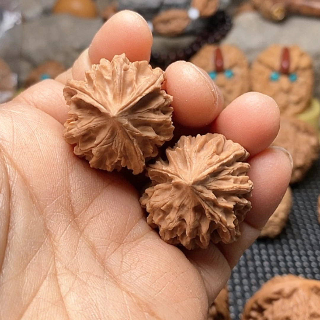 【闪购商品】文玩核桃把件三棱异型30