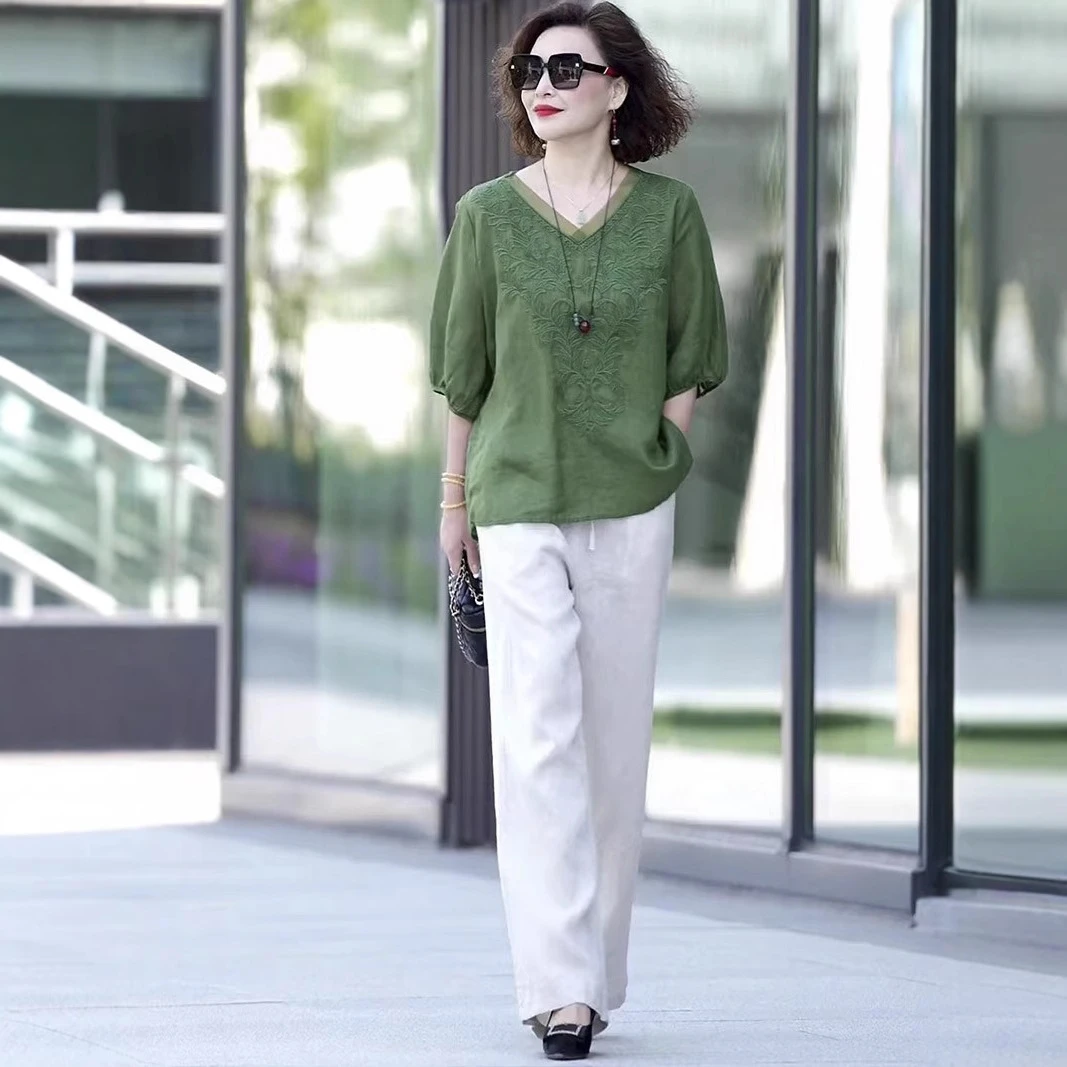 2025新款妈妈短袖T恤时尚气质阔太太高端V领上衣中老年大码套装薄
