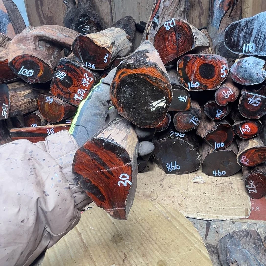 相***逢木大红酸枝交趾黄檀