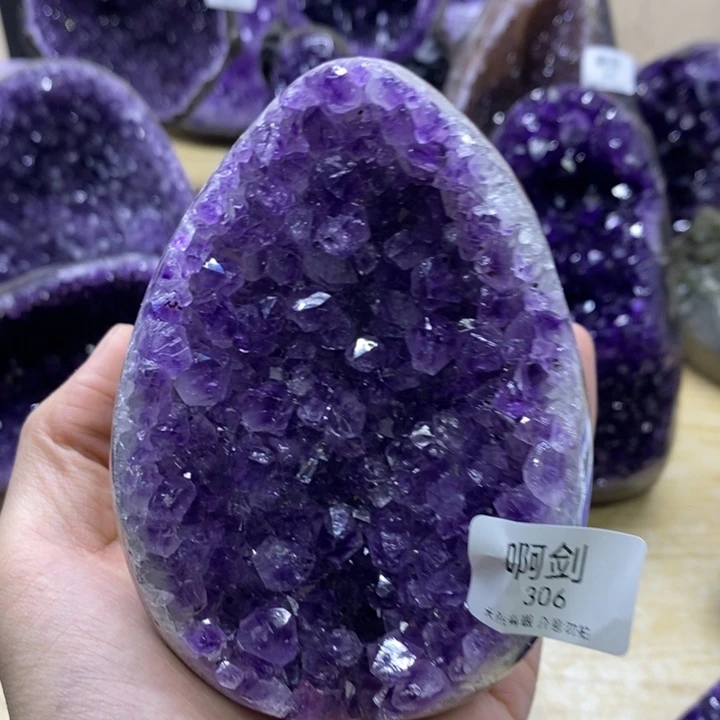 紫晶未镶嵌大型摆件（非配饰）