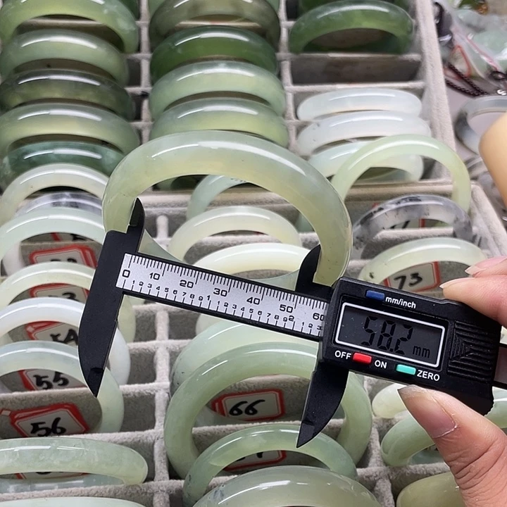 未镶嵌蛇纹石玉手镯74