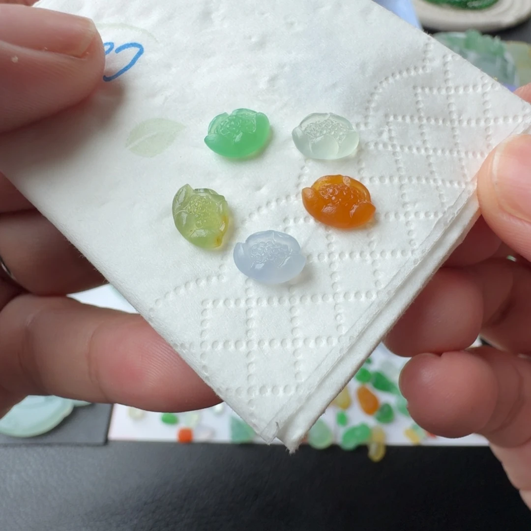 定制翡翠未镶嵌冰种五彩莲花