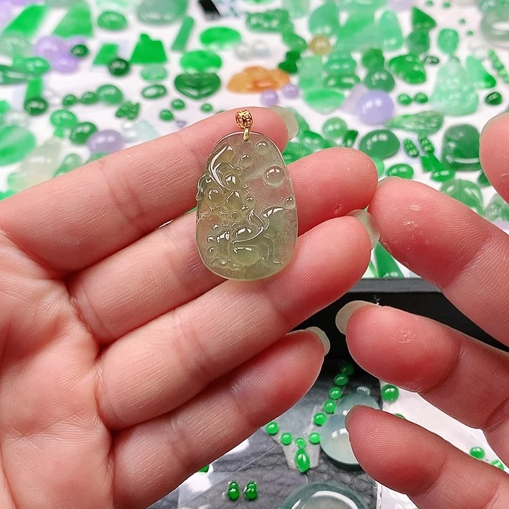翡翠颈饰未镶嵌翡翠
