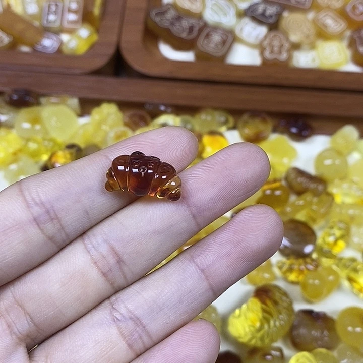 吊坠橄榄核牛角包56