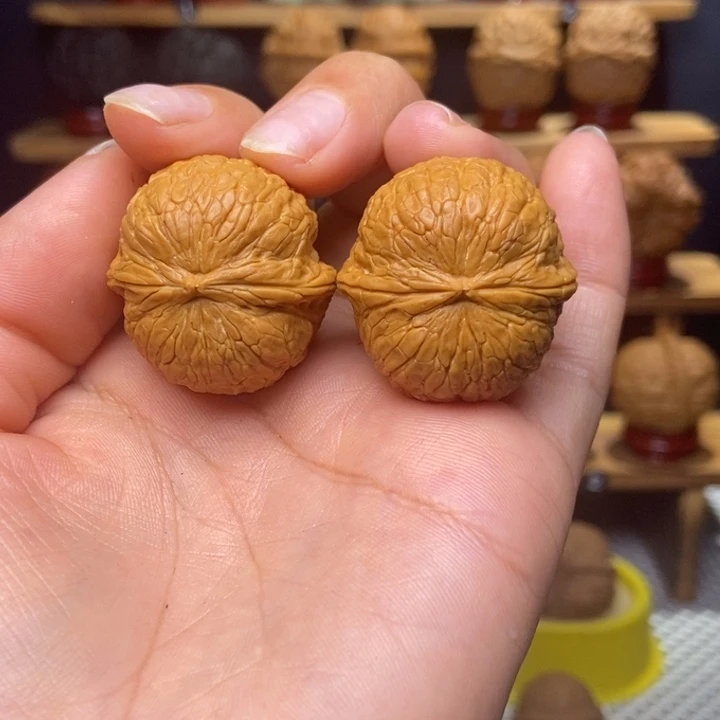 文玩核桃吊坠金豆30