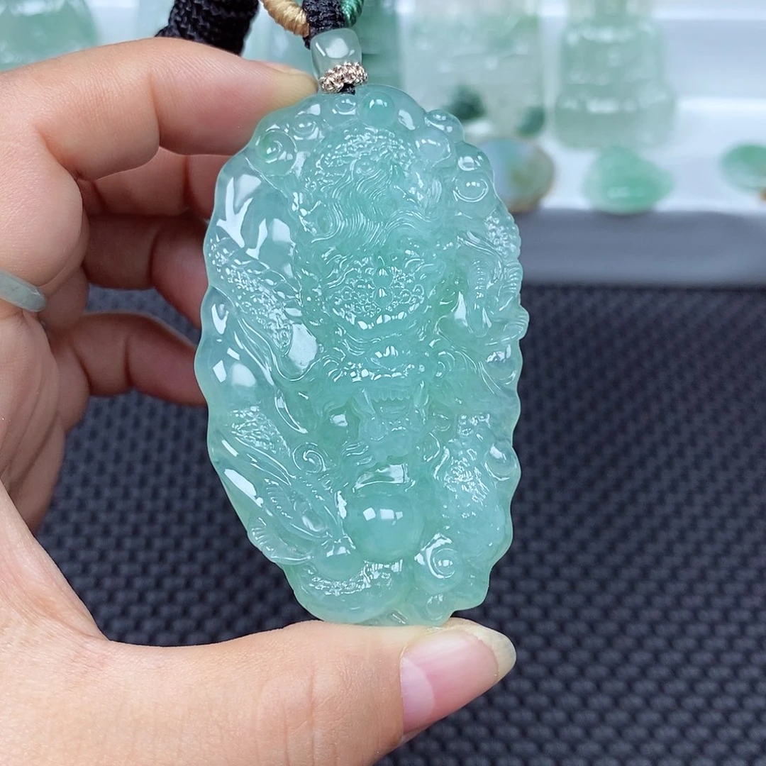 金***哥翡翠未镶嵌颈饰翡翠
