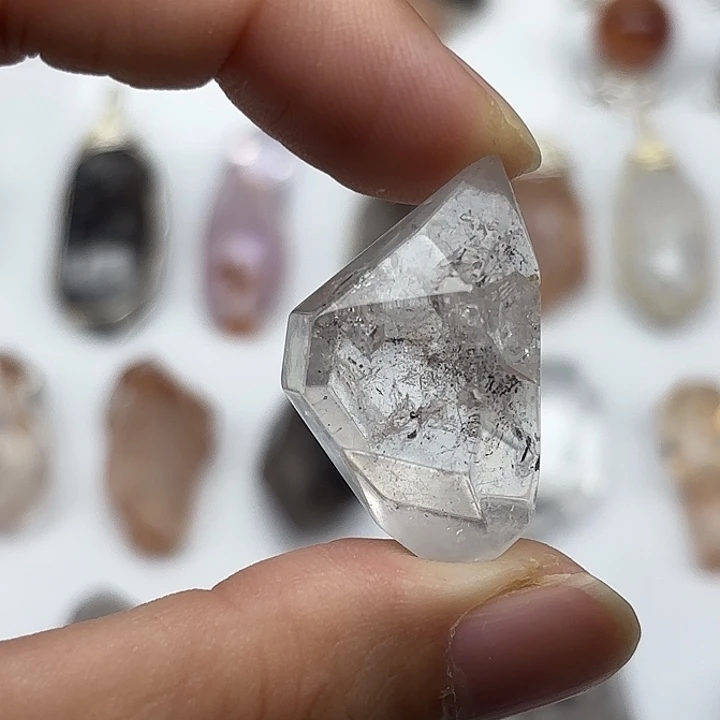 颈饰水晶未镶嵌水胆闪灵钻31mm