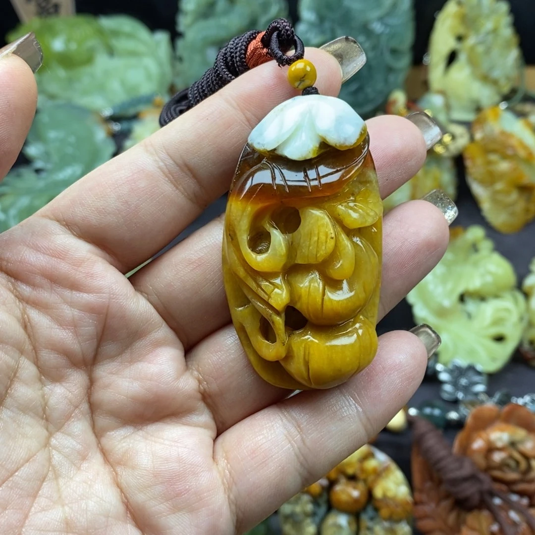 蛇纹石玉未镶嵌颈饰