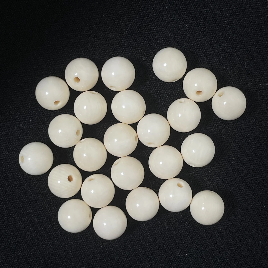 P042精工圆珠8毫米（一对） 精选正品天然冰料猛犸芯料无皮文玩套装