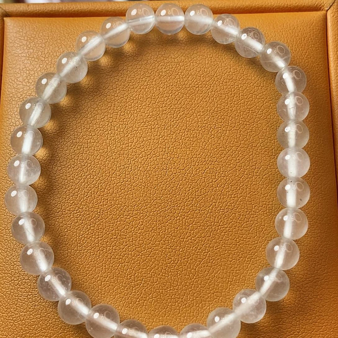 石英质玉未镶嵌颈饰