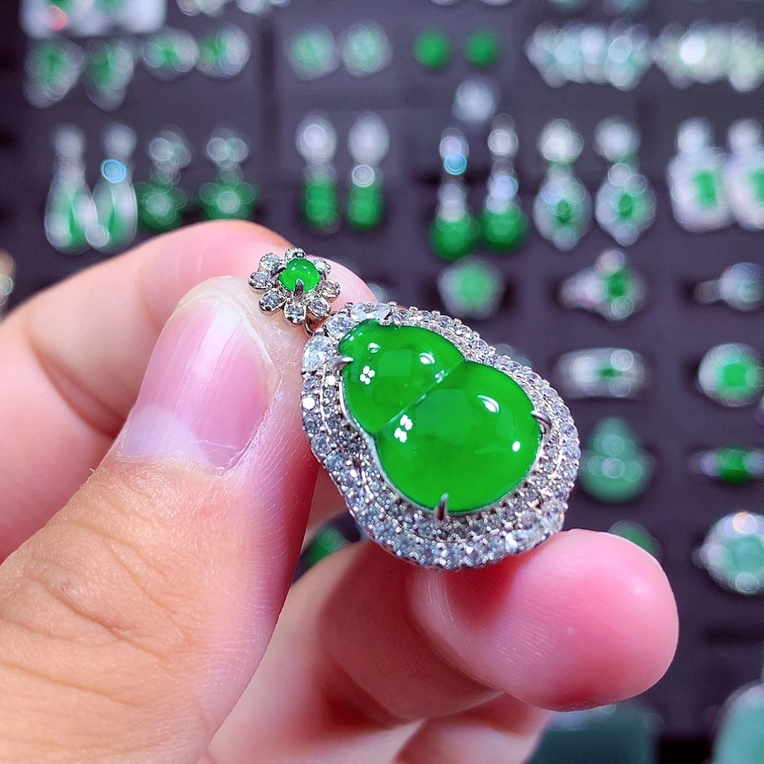 颈饰未镶嵌翡翠天然