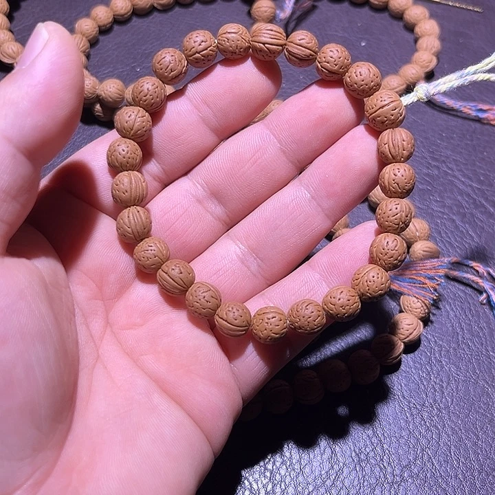 U***.桃核手串八号链接