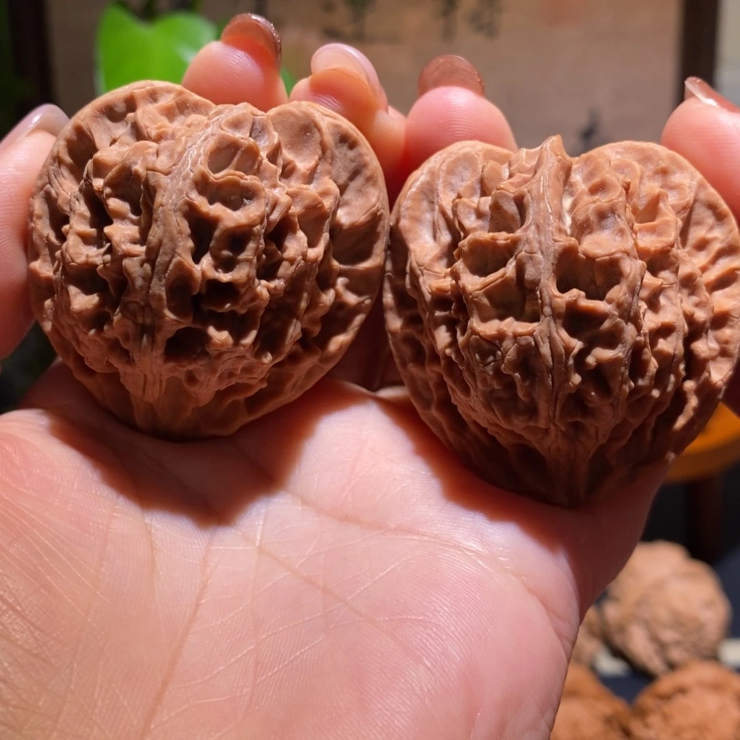 文玩核桃把件苹果43几乎50克高低脚