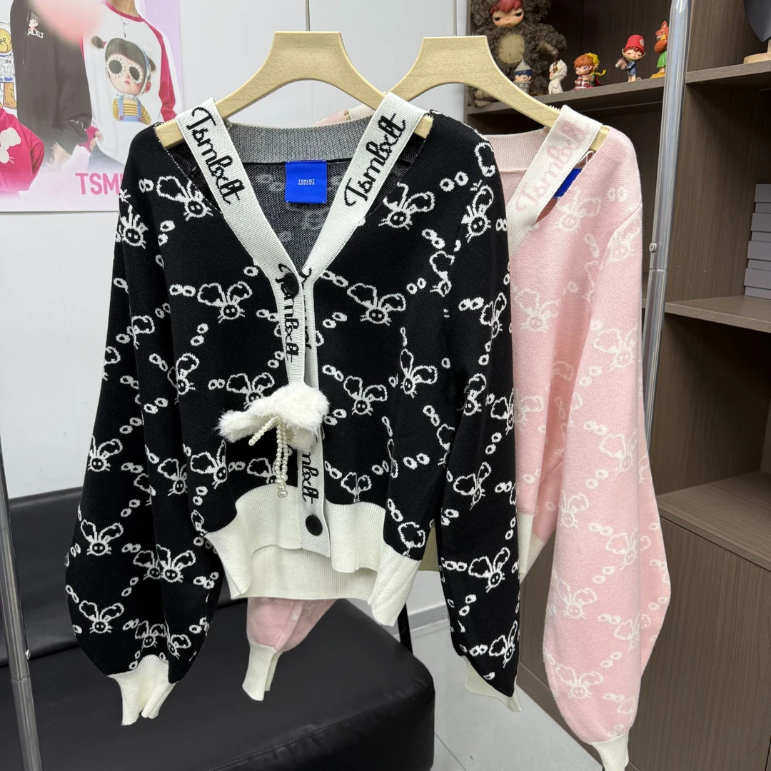 春秋女士满印V领针织开衫124320505