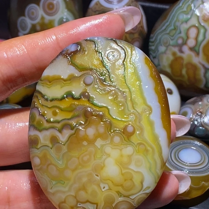 玛瑙/玉髓未镶嵌珠宝奇石25