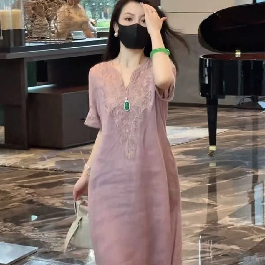 高端苎麻连衣裙女夏新款气质复古轻奢刺绣大码宽松显瘦高级感裙子