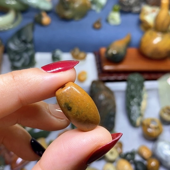 岫岩河磨玉（透闪石质玉）未镶嵌挂件手工珠