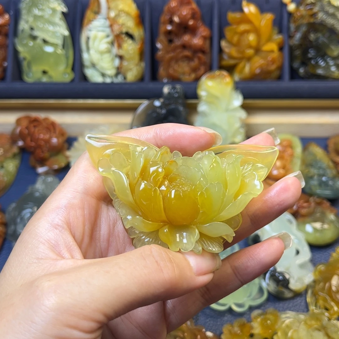 萍***絮蛇纹石玉未镶嵌颈饰