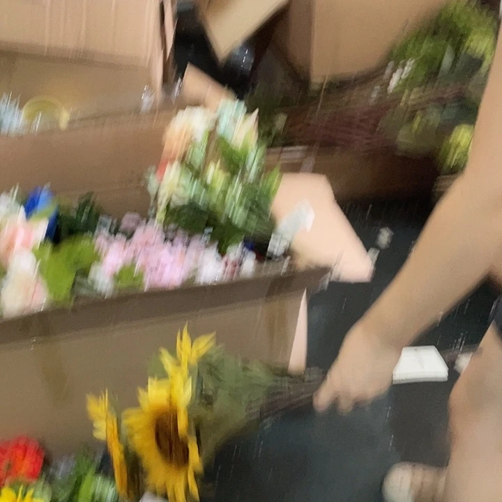 雨*陶瓷花瓶部分（微瑕）向日葵