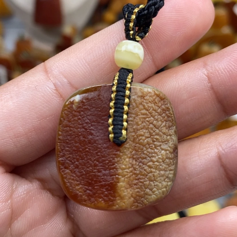 【闪购商品】琥珀颈饰未镶嵌