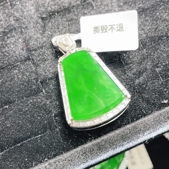 翡翠未镶嵌颈饰66