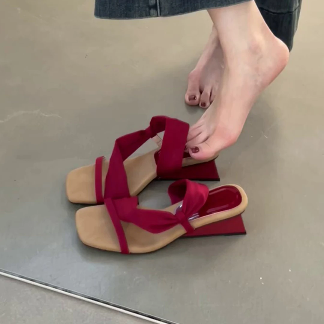 网红爆款凉靴鞋子时装凉鞋纯色中跟高跟鞋罗马风粗跟露趾凉拖鞋女