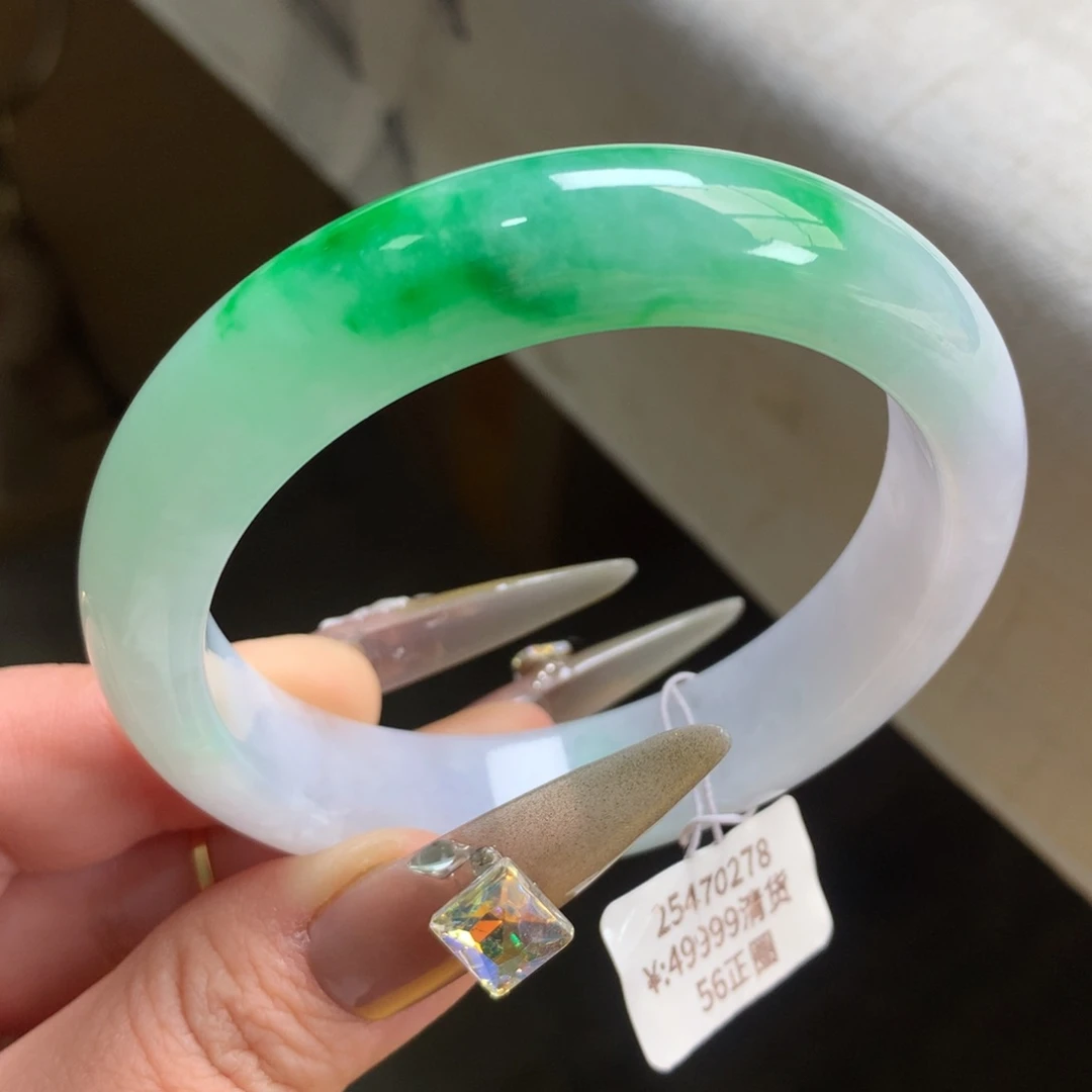 翡翠手镯未镶嵌辣绿飘花正圈