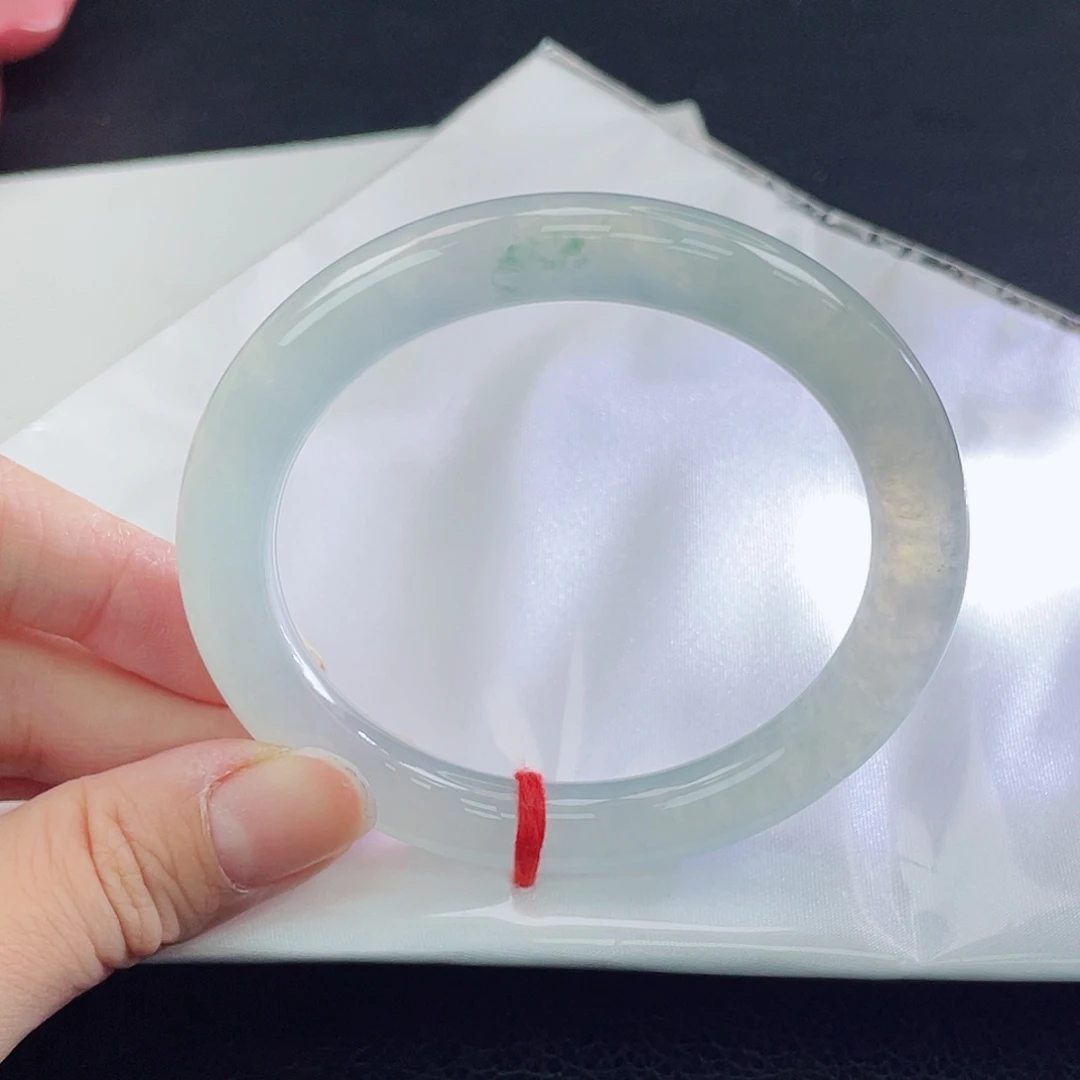 翡翠未镶嵌手镯炸光飘花