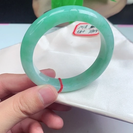 翡翠手镯未镶嵌正圈051