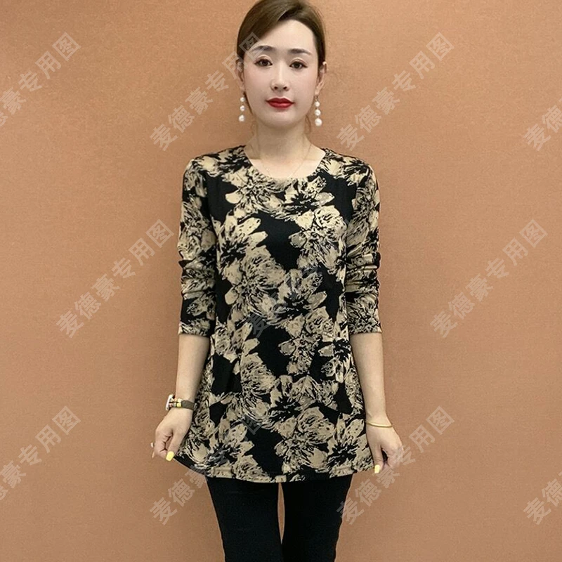 秋季新款中老年妈妈装时尚减龄大方气质百搭V领纽扣遮肚显瘦上衣