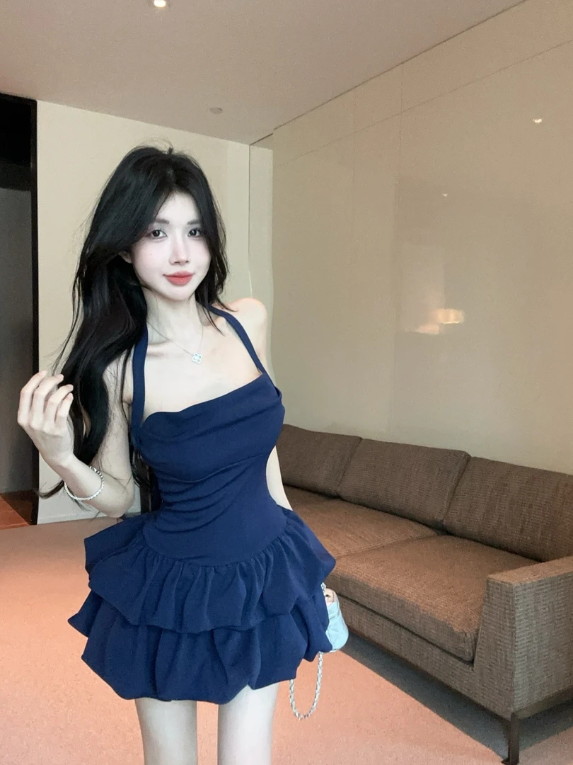 辣妹性感露背挂脖系带连衣裙一字肩抹胸蓬蓬裙纯欲风气质露肩短裙