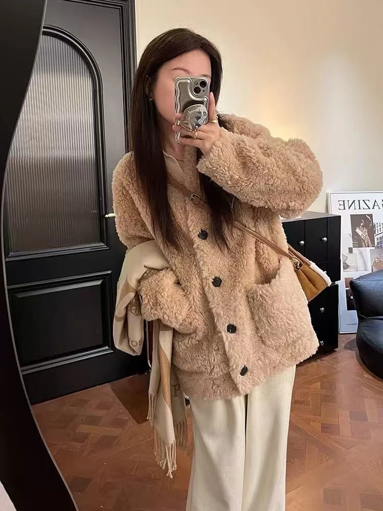 8188佳选轻奢冬季气质皮毛一体纯色百搭开衫口袋外套女装