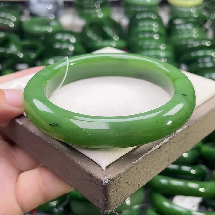 未镶嵌手镯和田玉（碧玉）