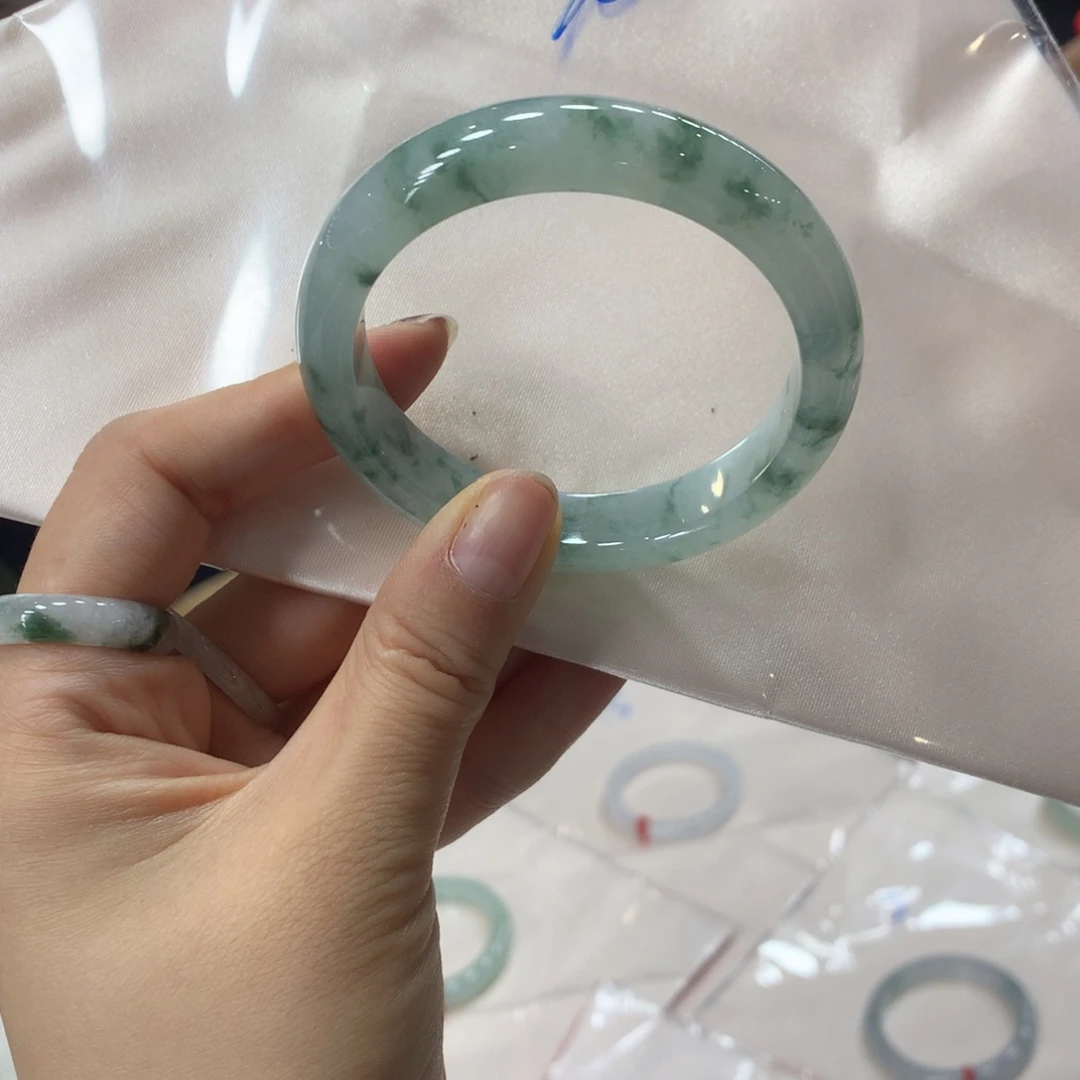 翡翠未镶嵌手镯买断