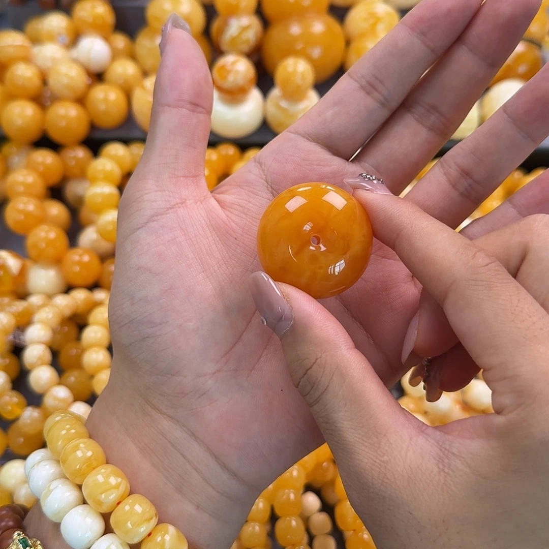 蜜蜡未镶嵌珠宝奇石