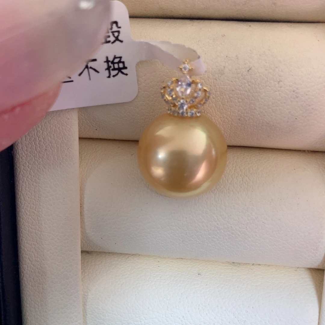 颈饰18K金镶嵌海水珍珠